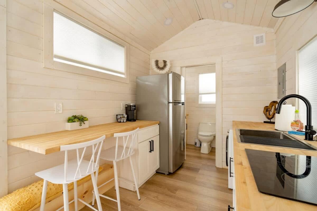 Stay Portland - The Tiny Oasis Steps To Local Coffee & Restaurants 포틀랜드 외부 사진